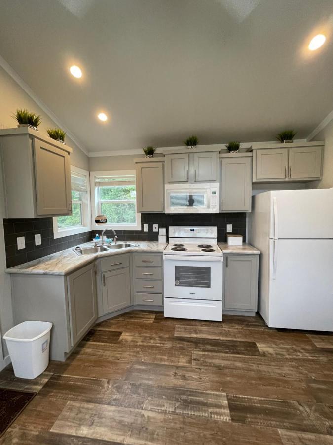 Charming Tiny Home! Close To Oxford, Sardis Lake, Safari Animal Zoo エクステリア 写真